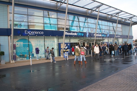 �}���`�F�X�^�[�V�e�B�[�@�V�e�B�[�I�u�}���`�F�X�^�[