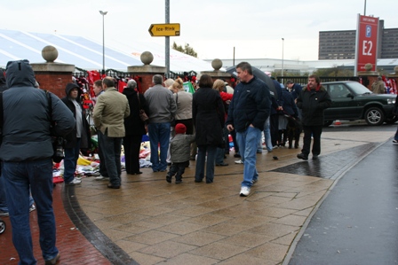 �}���`�F�X�^�[���i�C�e�b�h�@�`�P�b�g��z