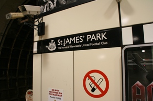 �j���[�J�b�X���@�ϐ�@�v���~�A���[�O