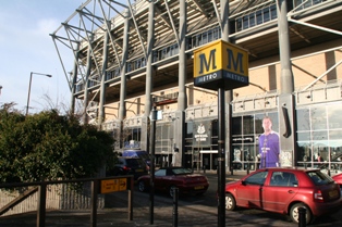 �j���[�J�b�X���@�ϐ�@�v���~�A���[�O