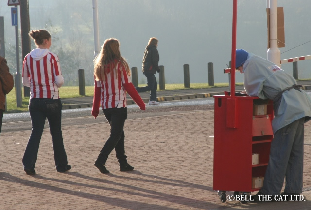 �v���~�A���[�O�@�T���_�[�����h�@�ϐ�