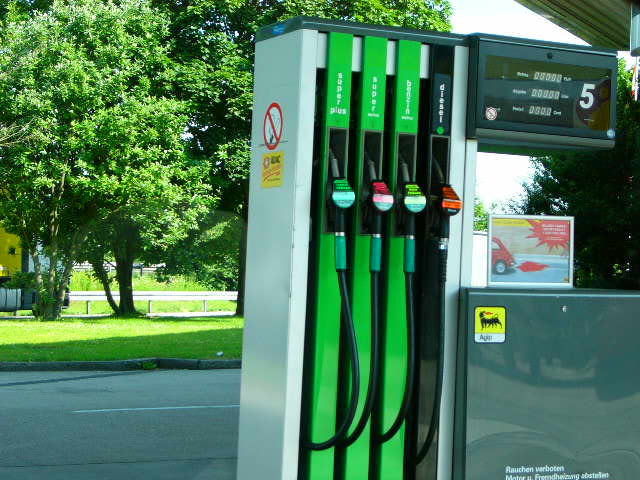 �h�C�c�Ń�